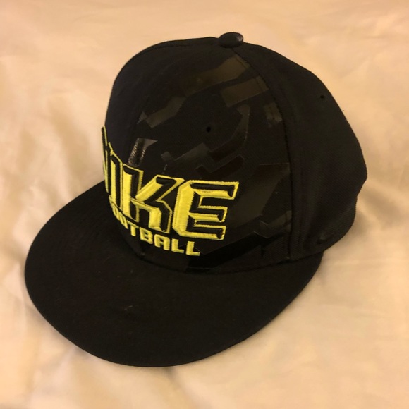 Nike Flat Bill SnapBack - Picture 2 of 2